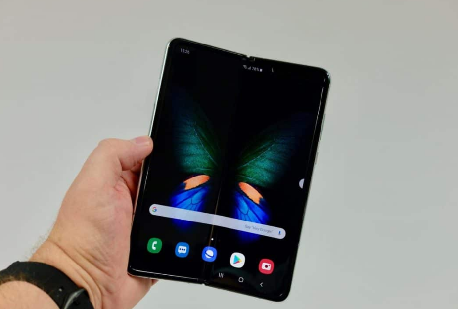 Samsung may launch (Galaxy Fold 2) with a camera under the screen